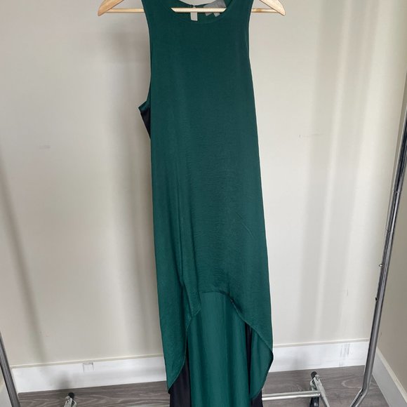 Hunter Green Hi-Low Satin Dress [Asher] - Picture 4 of 4